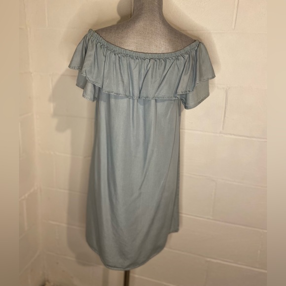 ⭐️Free Heart by Stitch Fix Light Blue Denim Ruffle Off-Shoulder Dress Sz small - Picture 6 of 8